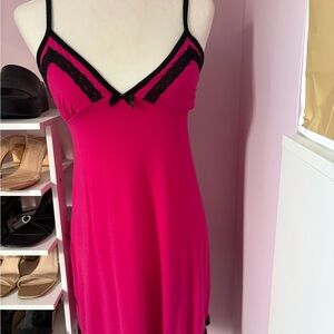 La SENZA Fuchsia and Black Lace Chemise